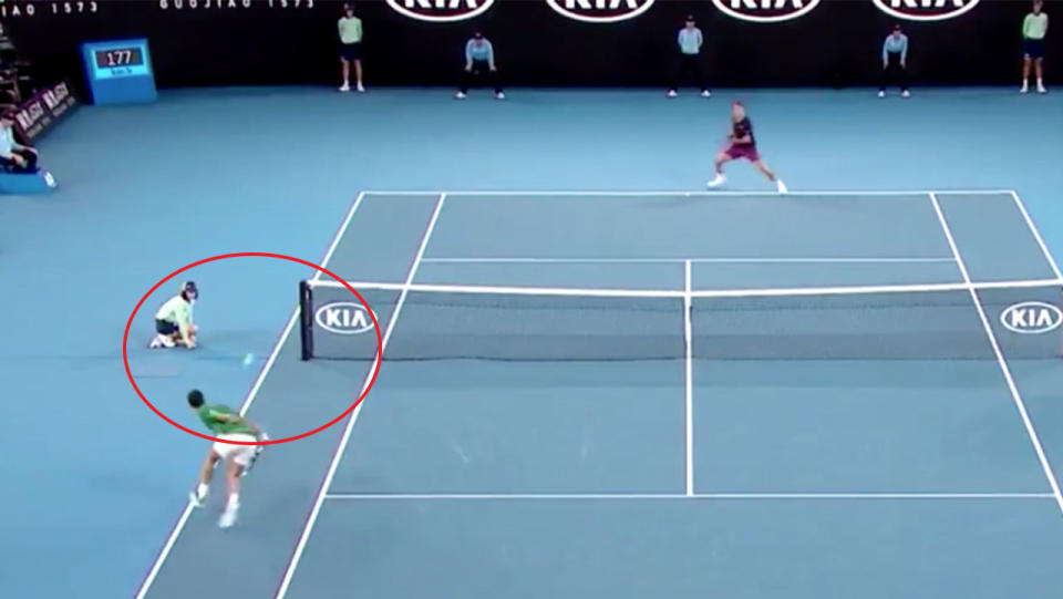 Novak Djokovic stunned Roger Federer with an insane drop shot. (Image: Eurosport)