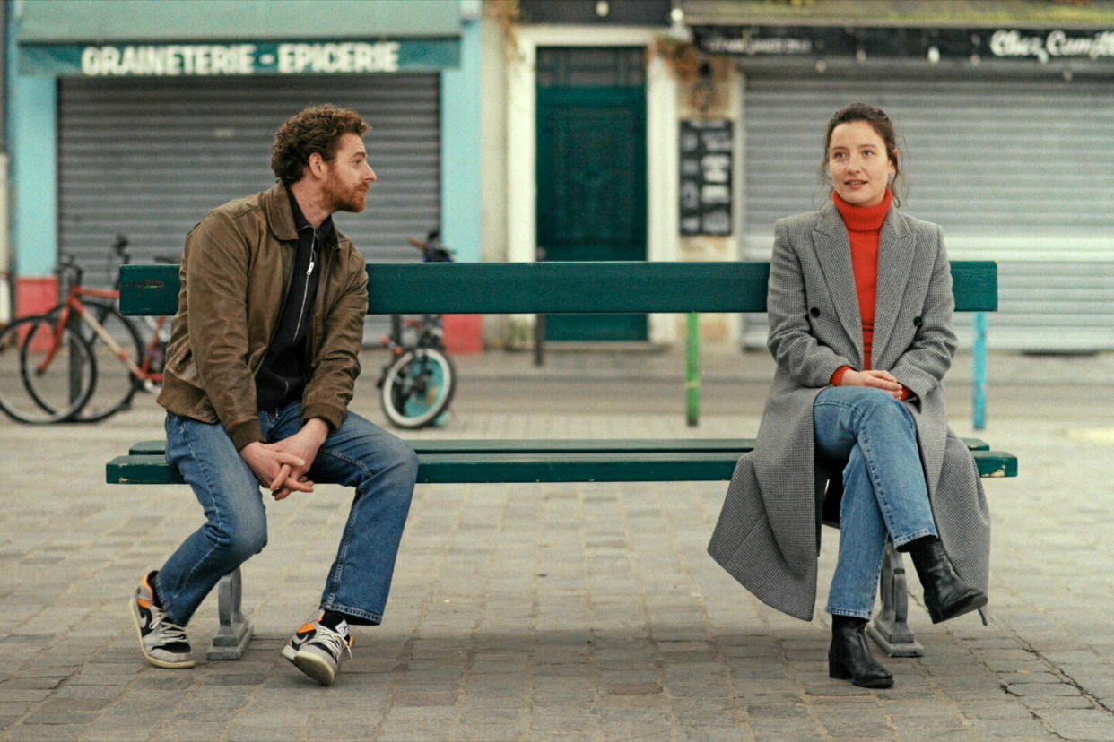 Pablo Pauly (Sam) et Amel Charif (Véra) dans À la joie, de Jérôme Bonnell.  - Credit:Céline Nieszawer