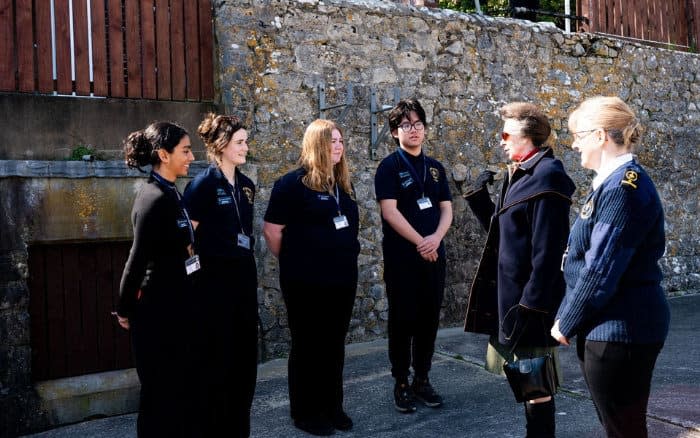 Princesa Ana visita el internado de la princesa Leonor en Gales