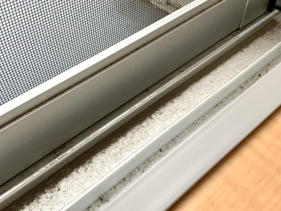 家事達人陳安祺分享如何快速清潔紗窗、窗溝。（示意圖，photo-ac）