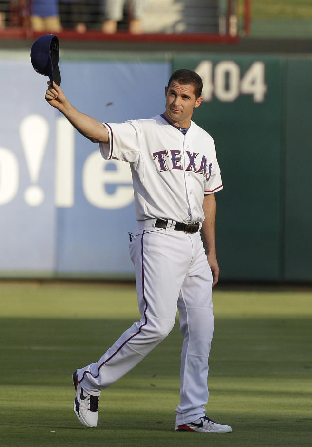 Texas Rangers star infielder Adrian Beltre announces retirement