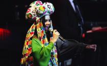 Auf ihrer "Volta"-Tour hatte Björk 2008 eine ganze Hutabteilung im Gepäck. Darunter auch dieses schöne Stück. (Bild: Hannah Peters/Getty Images)
