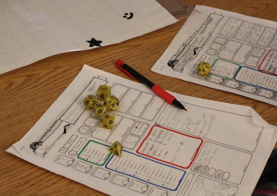 A character sheet helps each Dungeons & Dragons player to know their character's statistics, powers, skills, spells and much more.