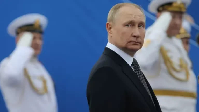 El presidente ruso, Vladimir Putin, en un acto con militares