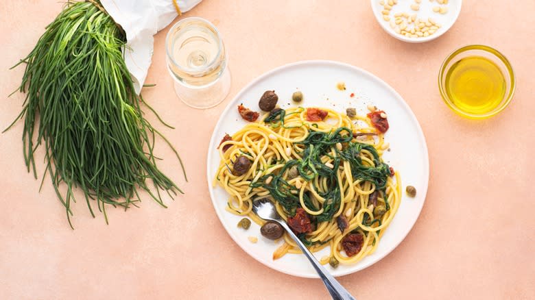 Spaghetti with fresh salicornia