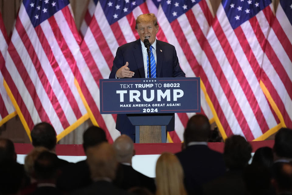 El expresidente y aspirante a la candidatura republicana a la presidencia Donald Trump habla en la noche electoral del Supermartes, el martes 5 de marzo de 2024 en Mar-a-Lago, Palm Beach, Florida. (AP Foto/Rebecca Blackwell)