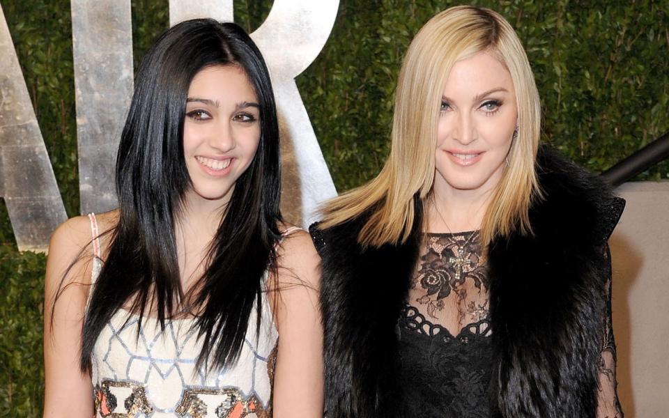 <p>Einst war sie nur die Tochter von... Lourdes Leon und ihre Mutter, Popstar Madonna, zeigten sich 2011 noch gemeinsam auf dem roten Teppich. (Bild: Craig Barritt/Getty Images)</p> 