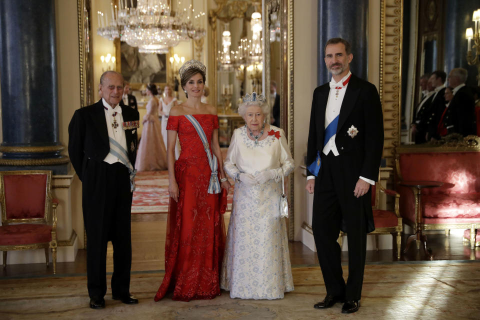 Queen Elizabeth II, the Duke of Edinburgh, King Felipe VI and Queen Letizia of Spain pose for a formal photograph before a State Banquet at Buckingham Palace, London, during the King's State Visit to the UK.