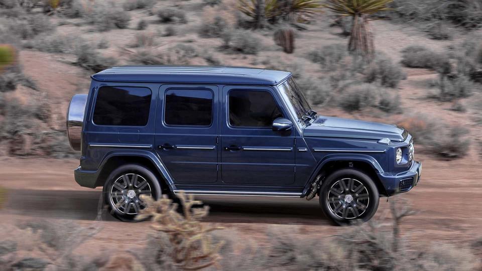 2025-mercedes-benz-g550 (13).jpg