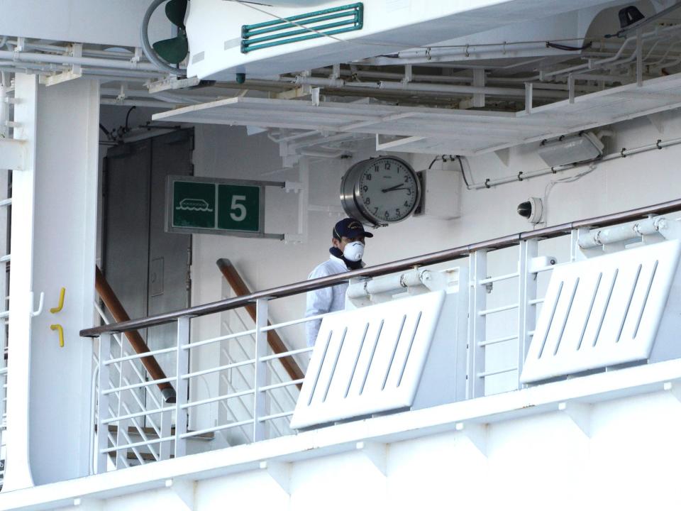 diamond princess crew in masks 