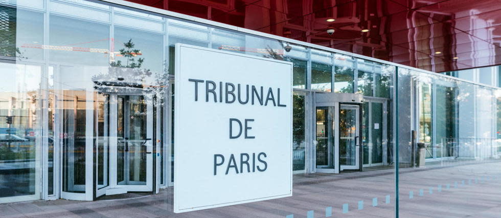 Le procès au palais de justice de Paris ne pourra pas reprendre avant le mardi 3 novembre. 
