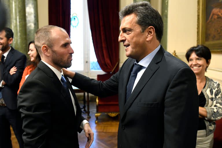 Sergio Massa junto a Martín Guzmán en el Congreso