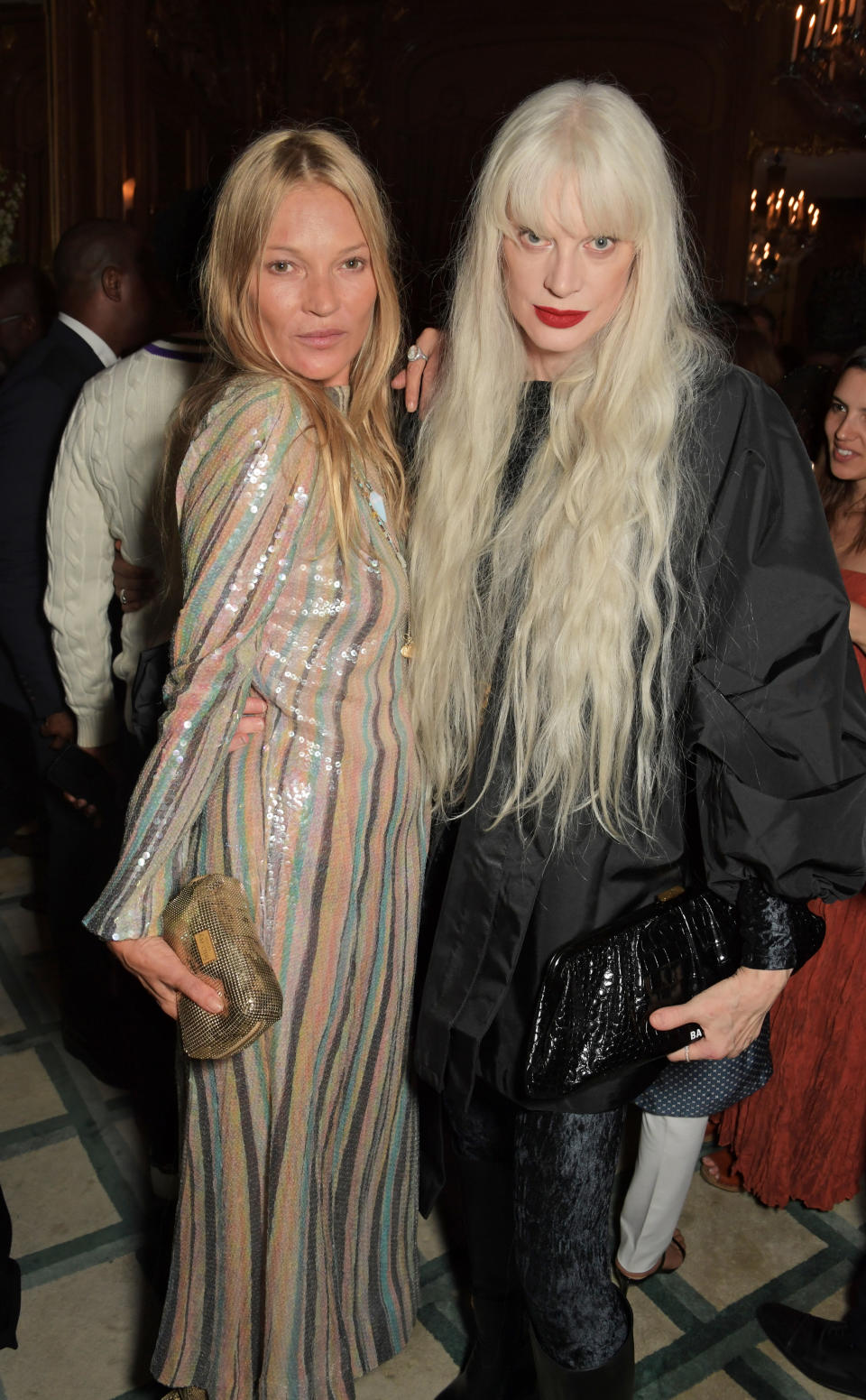 LONDON, ENGLAND - SEPTEMBER 04: Kate Moss and Kristen McMenamy attend a celebration of Edward Enninful's new memoir "A Visible Man" at Claridge's Hotel on September 4, 2022 in London, England. (Photo by David M. Benett/Dave Benett/Getty Images)