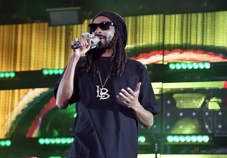 Snoop Dogg performs with singer Sam Hunt onstage during 2016 Stagecoach California’s Country Music Festival at Empire Polo Club on April 29, 2016 in Indio, California.  (Photo: Kevin Winter/Getty Images)