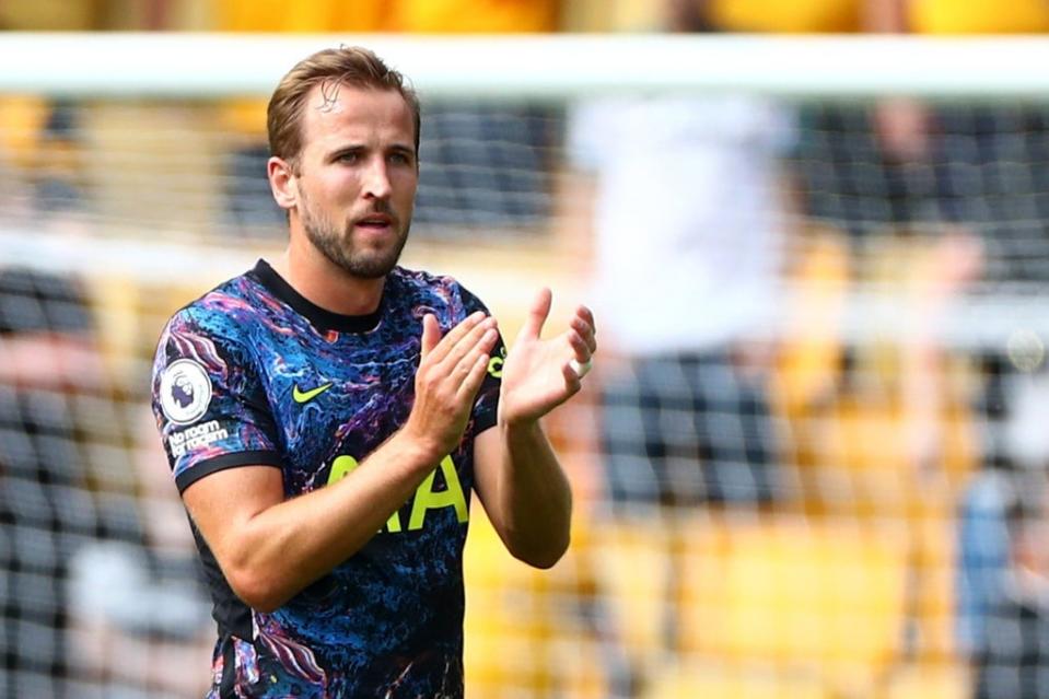 Harry Kane applauds travelling Spurs fans (REUTERS)