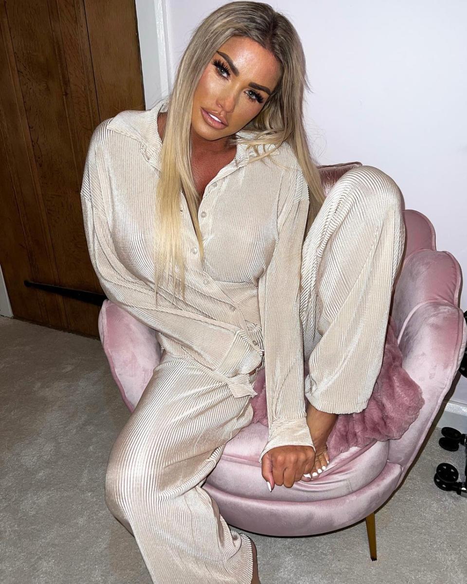 Katie Price appeared to enjoy a luxury getaway to The Copper Crib (Katie Price)