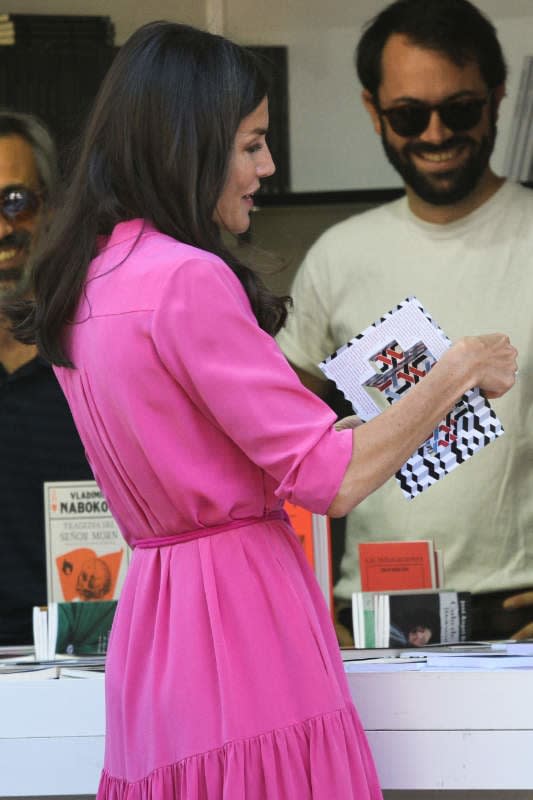 La reina Letizia en la Feria del Libro de Madrid