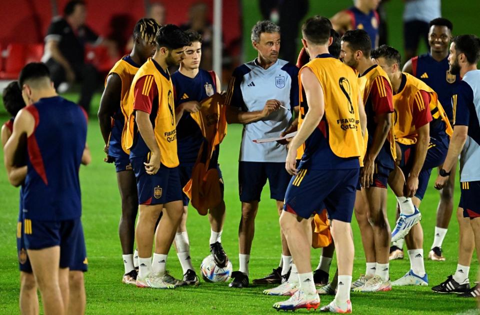西班牙總教練恩里克（Luis Enrique）建議球員去看心理醫師。法新社