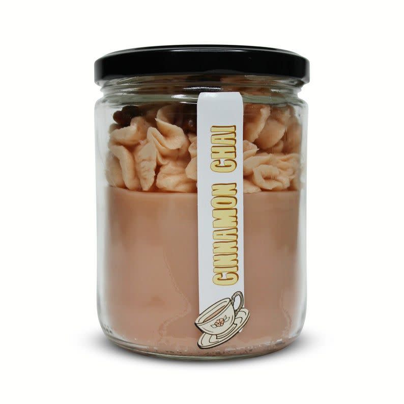 26) Cinnamon Chai Dessert Candle