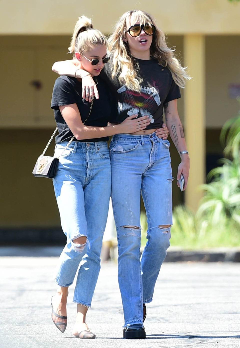 Kaitlynn Carter and Miley Cyrus