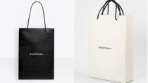 <p>Balenciaga verkauft auf ihrer Website schwarz-weiße „Einkaufstaschen“. Die kleine kostet 995 €, die große kostet knapp 2000 €. Foto: Balenciaga </p>