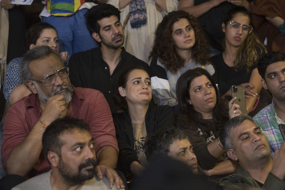 MUMBAI, INDIA - JANUARY 6: Bollywood filmmakers Anubhav Sinha, Zoya Akhtar, Anurag Kashyap, actress Taapsee Pannu and others participate in a peaceful protest against the attack on New Delhi's Jawaharlal Nehru University campus, at Carter Road, on  January 6, 2020 in Mumbai, India. (Photo by Satyabrata Tripathy/Hindustan Times via Getty Images)