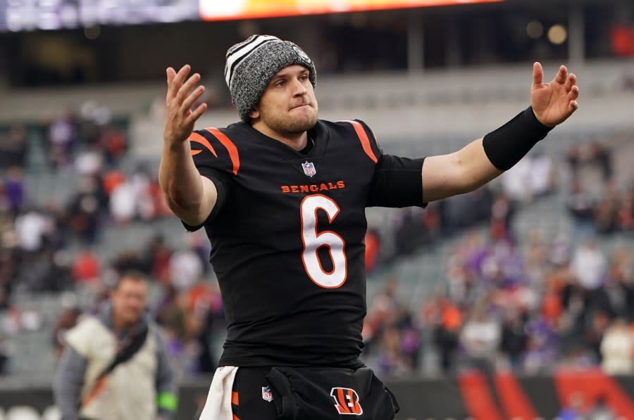 CINCINNATI, OHIO – DECEMBER 16: Jake Browning #6 of the Cincinnati Bengals celebrates after the game against the Minnesota Vikings at Paycor Stadium on December 16, 2023 in Cincinnati, Ohio. (Photo by Dylan Buell/Getty Images)