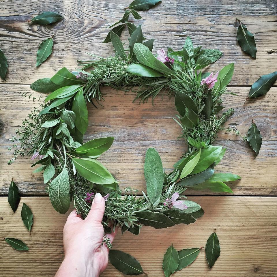 <p>There's perhaps no type of wreath more versatile than a greenery wreath. </p><p><strong><em><a href="https://www.youtube.com/watch?v=8iSJ1tH4HfI" rel="nofollow noopener" target="_blank" data-ylk="slk:Get the Greenery Wreath tutorial from Sparkle and Splatter.;elm:context_link;itc:0;sec:content-canvas" class="link ">Get the Greenery Wreath tutorial from Sparkle and Splatter.</a></em></strong></p>