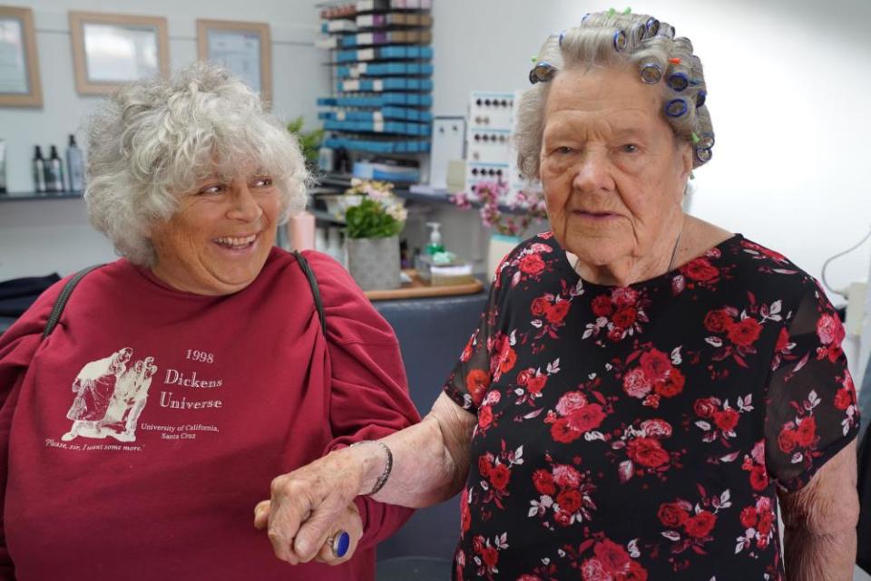 Miriam Margolyes with Jeanette Williams at Dolly’s hairdresser’s, Trundle, New South Wales in Almost Australian.