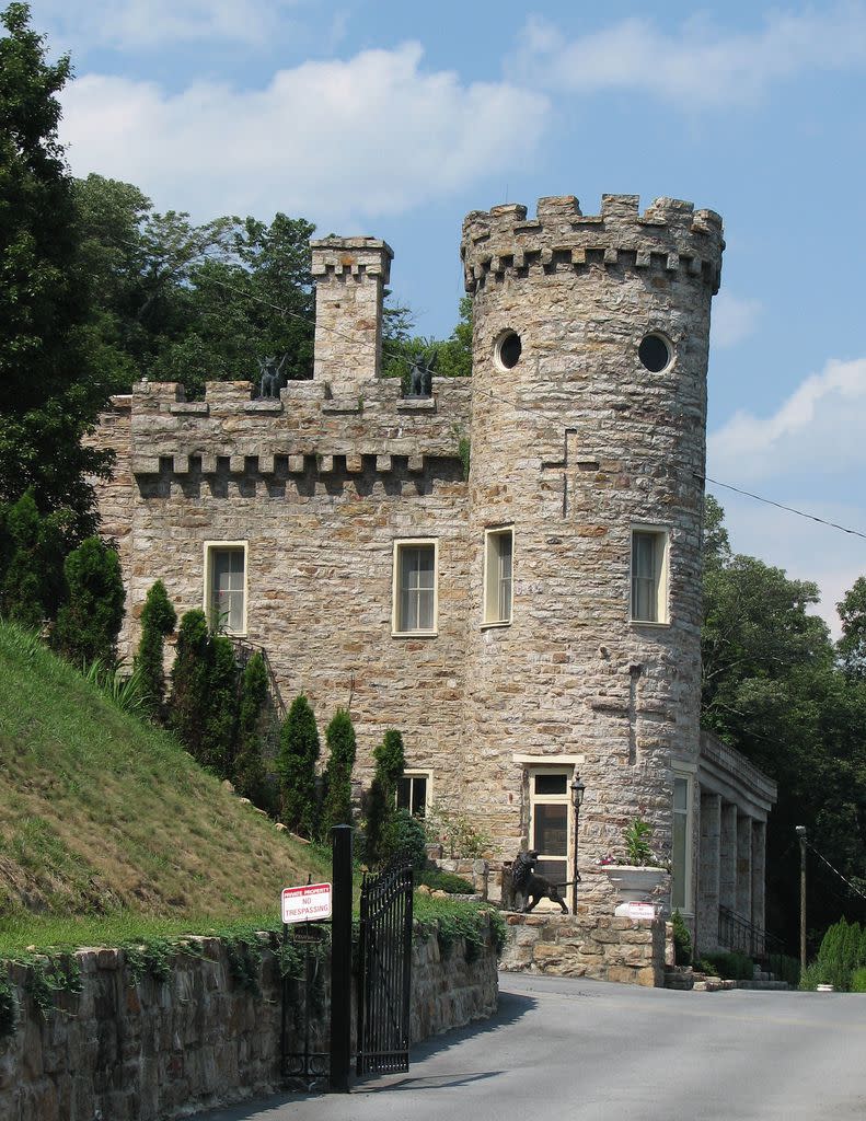 West Virginia: Berkeley Castle, Berkeley Springs
