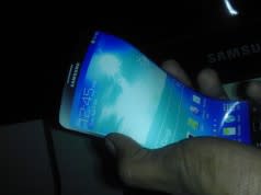 Galaxy-S6-flexible-display