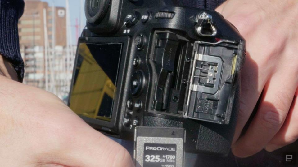 <p>Nikon Z8 hands-on</p> 