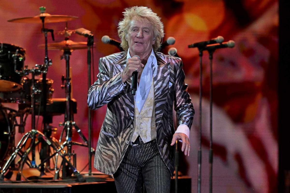 Rod Stewart reveals he's moving on from rock 'n' roll and turning to ...