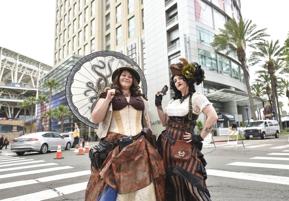 Steampunk cosplayers