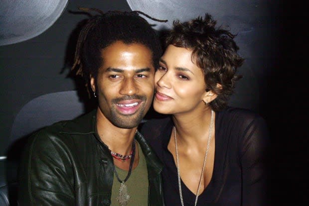 Halle Berry and Eric Benet during Essence Hollywood Issue Party at Deep in Hollywood, California<p><a href="https://www.gettyimages.com/detail/134492931" rel="nofollow noopener" target="_blank" data-ylk="slk:Randall Michelson Archive/Getty Images;elm:context_link;itc:0;sec:content-canvas" class="link ">Randall Michelson Archive/Getty Images</a></p>