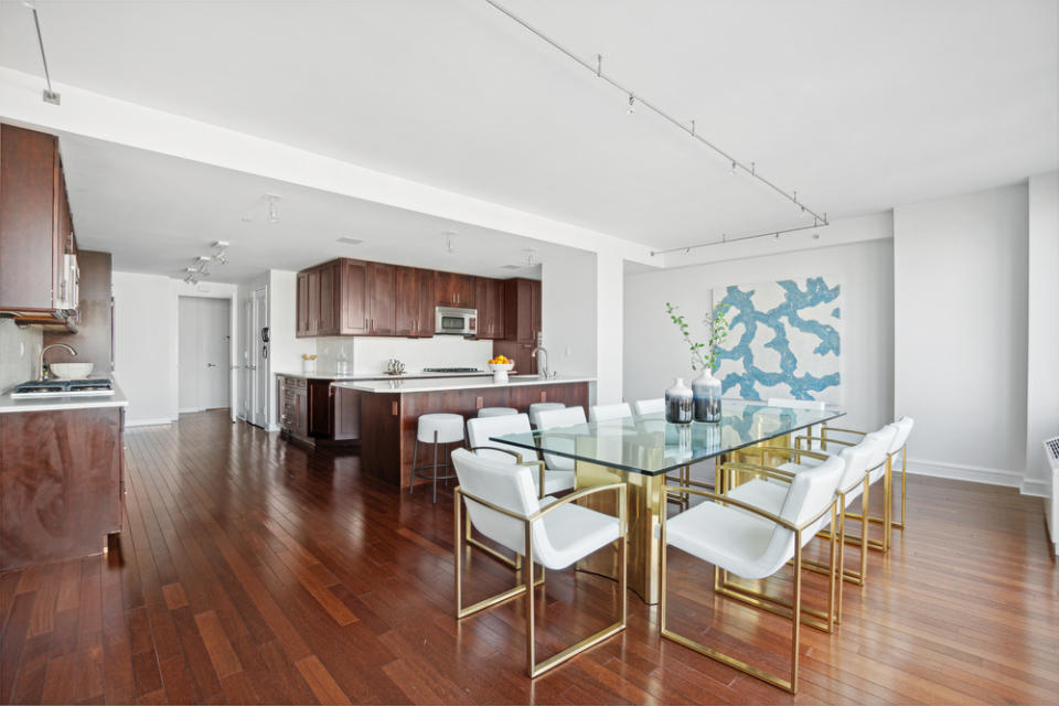 A New York City condo owned by Clive Davis has hit the market.