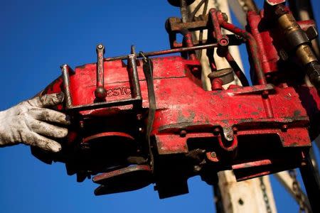 Oil prices rise amid signs that market is tightening