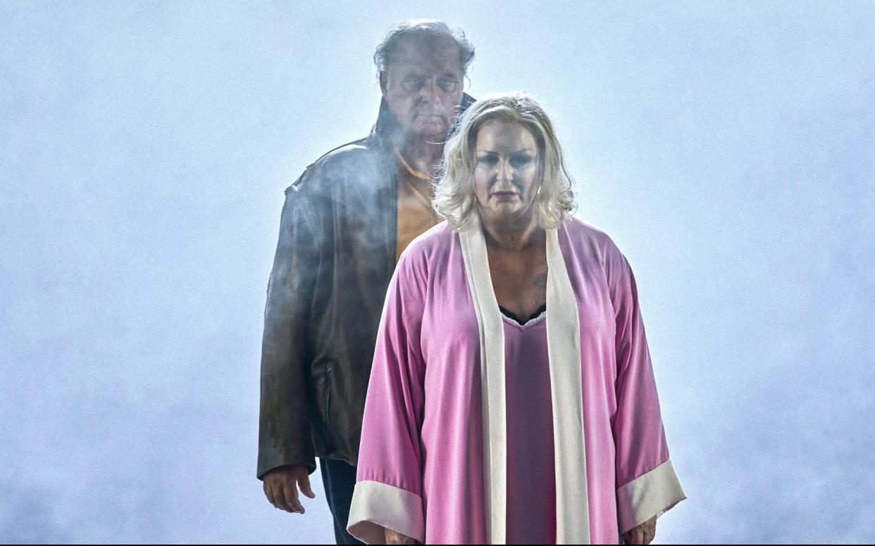 Iréne Theorin and Albert Dohmen in Götterdämmerung - Enrico Nawrath