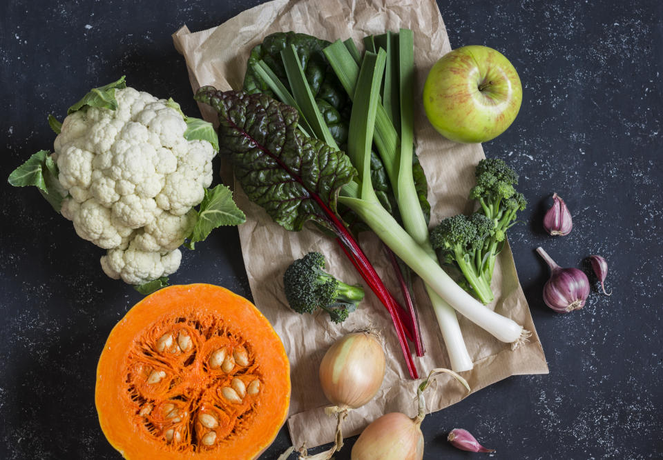 Wer sich gesund ernähren will, muss nicht auf importierte Ware zurückgreifen. Auch heimische Gewächse stecken voller Vitamine und Mineralstoffe (Bild: Getty Images)