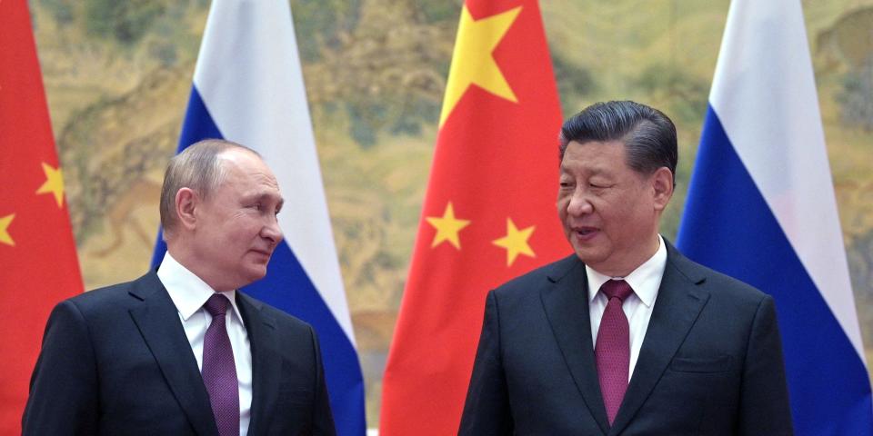 Russian President Vladimir Putin (left) and Chinese President Xi Jinping (right.)