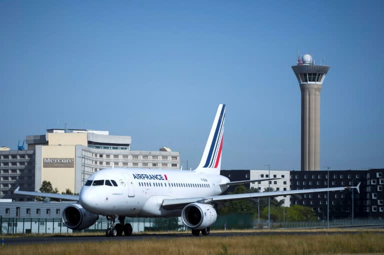 Robert Dawes is accused of smuggling 1.3 tonnes of cocaine in an Air France plane into Paris' Charles de Gaulle airport in 2013