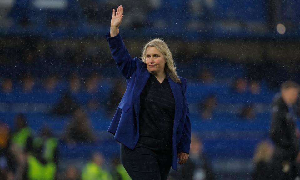<span>Emma Hayes acknowledges the crowd after the final whistle.</span><span>Photograph: Tom Jenkins/The Guardian</span>