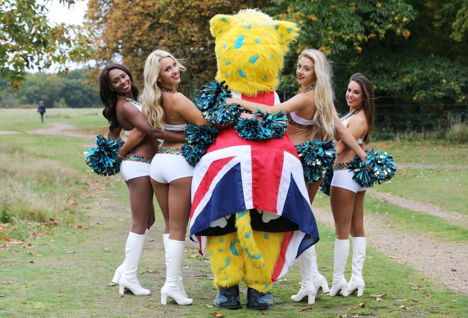 The Roar of the Jaguars and team mascot Jaxon DeVille show off London colors during a pep rally in Richmond Park before the Jaguars played Buffalo in 2015.