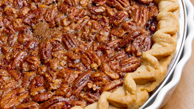 Pecan pie in pie plate