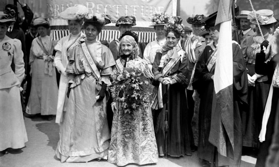 Christabel Pankhurst, Elizabeth Wolstenholme Elmy, Mrs Mordant and Jessie Kelly at the Euston Road suffragette procession, 1908