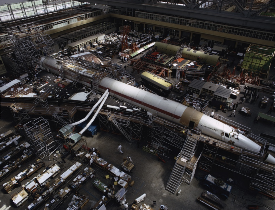 <p>Il Concorde in costruzione nel 1968 (Getty) </p>