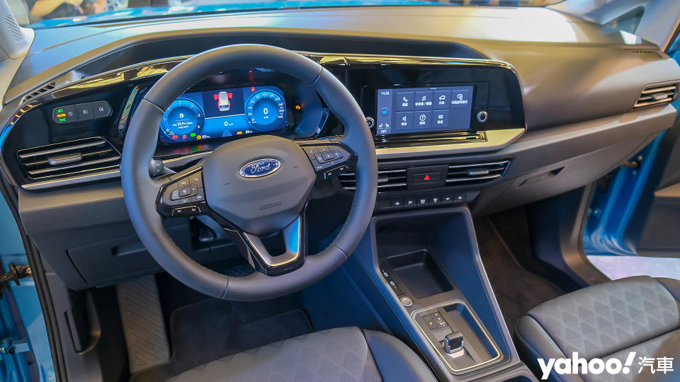 座艙內部的科技亮點集中在10.25吋數位化儀錶板，以及全新8.25吋娛樂通訊整合系統之上。