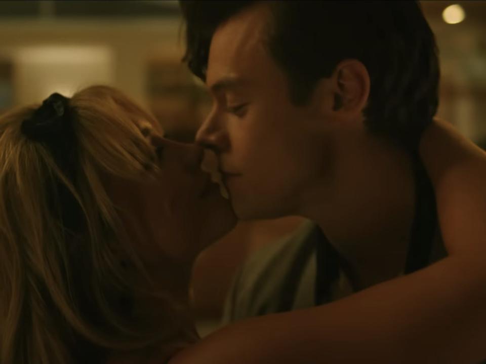 Florence Pugh and Harry Styles kissing in the trailer for "Don't Worry Darling."