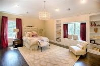 <p>Each guest-room has its own personality and different accents.</p>