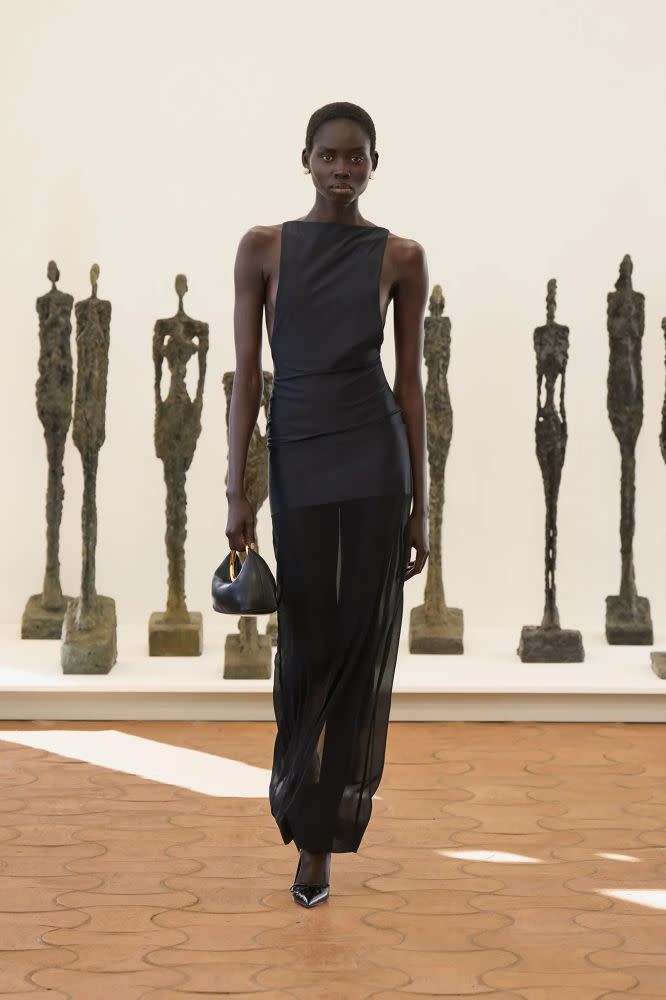 Jacquemus Spring 2024 Ready-to-Wear Les Sculptures Collection